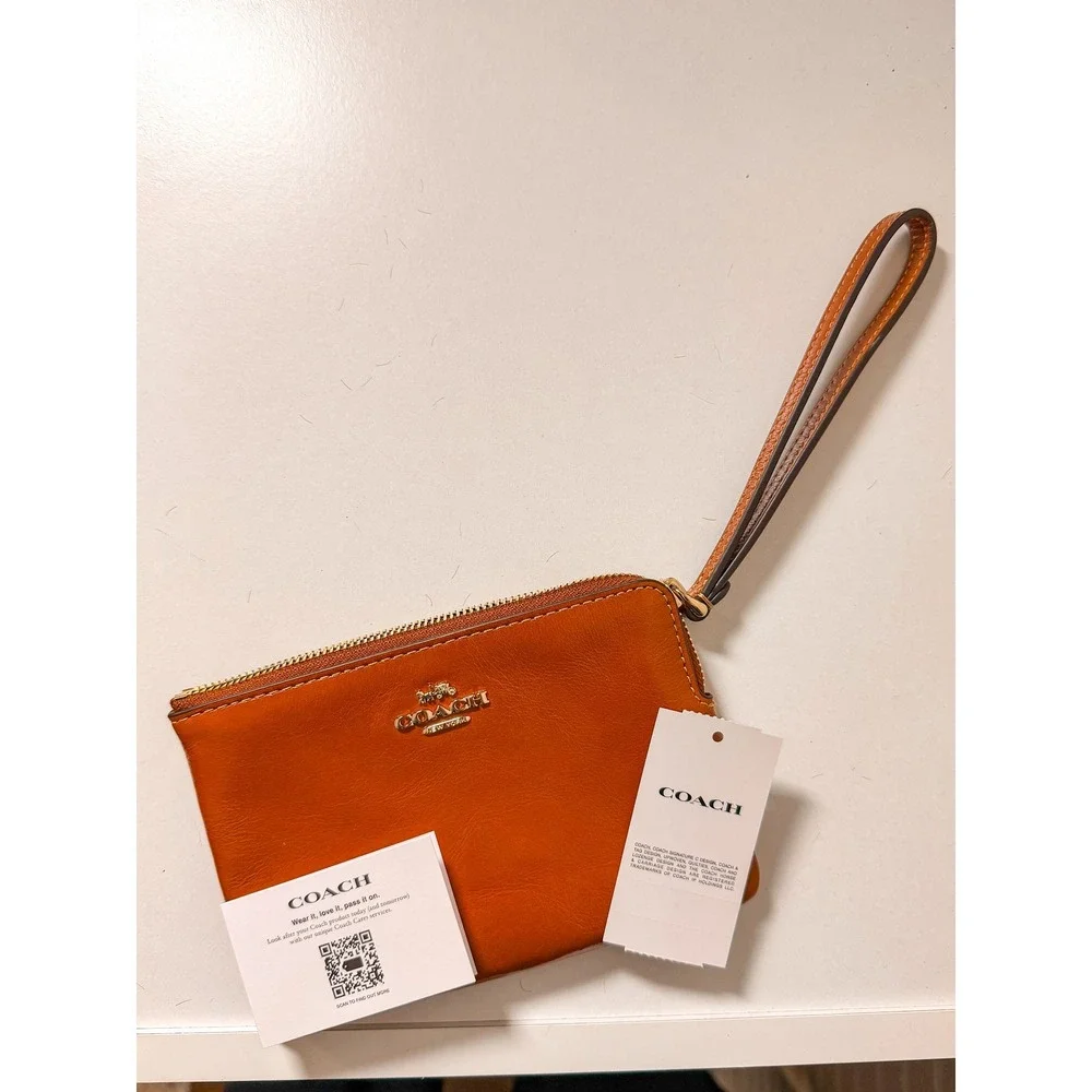 NWT Coach Small Wristlet Burnt Orange Glazed Leather Gold Hardware NWT